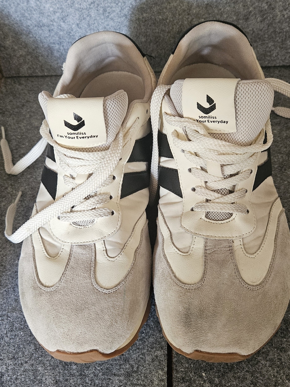 Beige & Black Men's Casual Sneakers